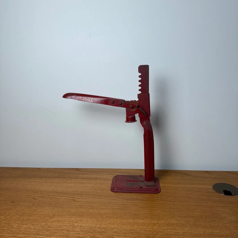 Vintage‎ Red Metal Bottle Capper Tool Manual Hand Crank Adjustable